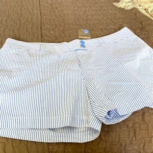 Never been worn! Cute Vineyard Vine Seersucker shorts